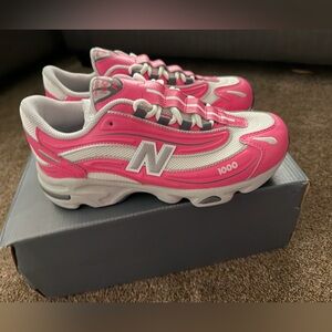 New Balance Women's 1000 Bright Pink & White Sneakers